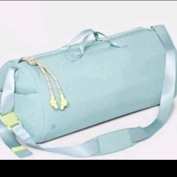 NWT All in Motion Duffel Bag TEAL Gym Weekender W/ SHOULDER STRAP 10" X 20" - Picture 3 of 5